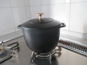 2合炊き(Mサイズ)のブラックのストウブ ラ・ココット デゴハン